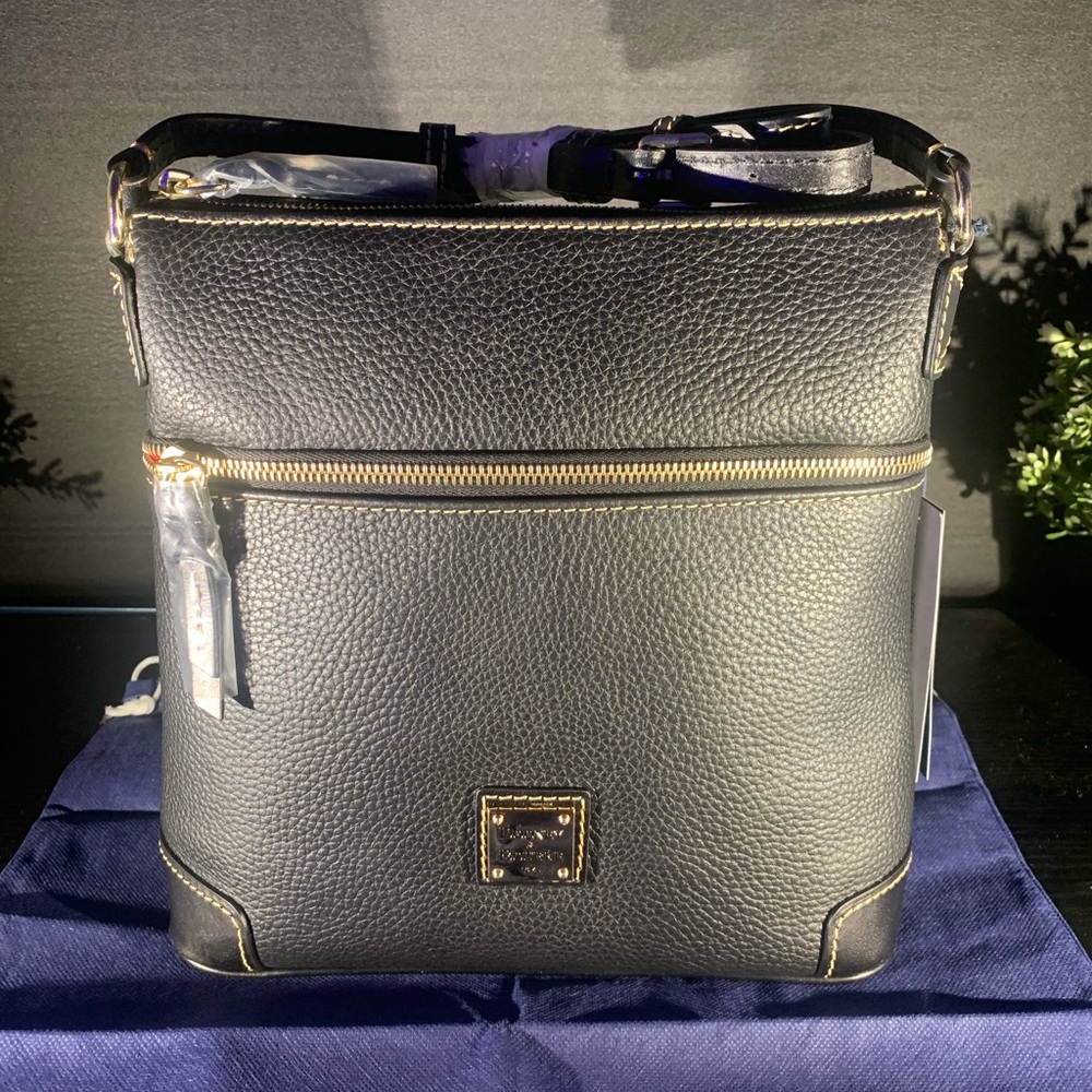 Dooney & Bourke Crossbody Bag! RR264 BB